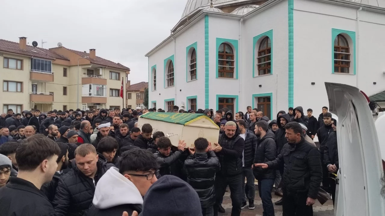 Bursa'daki feci kazada hayatını kaybeden genç son yolculuğuna uğurlandı