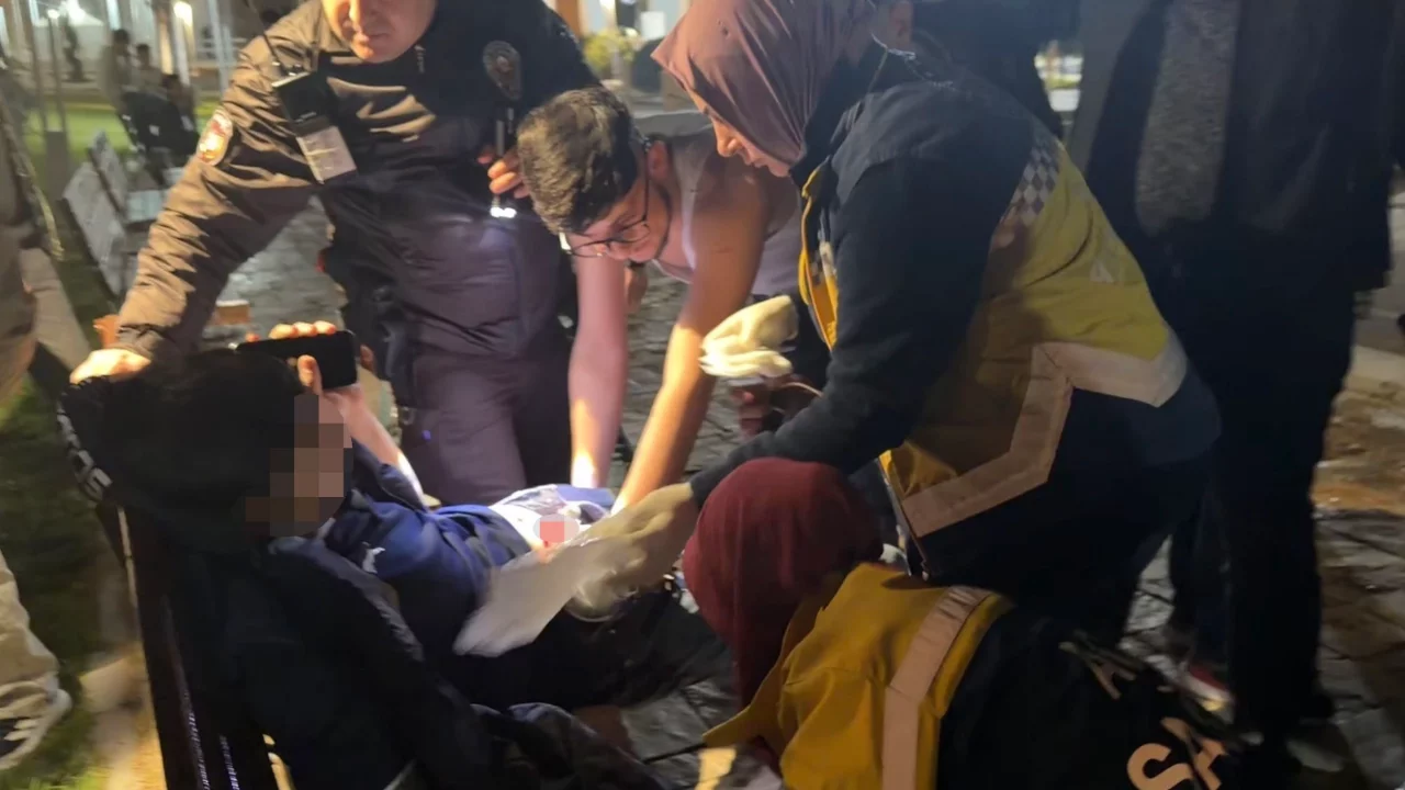 Aksaray'da parkta bıçaklanan çocuk ağır yaralandı