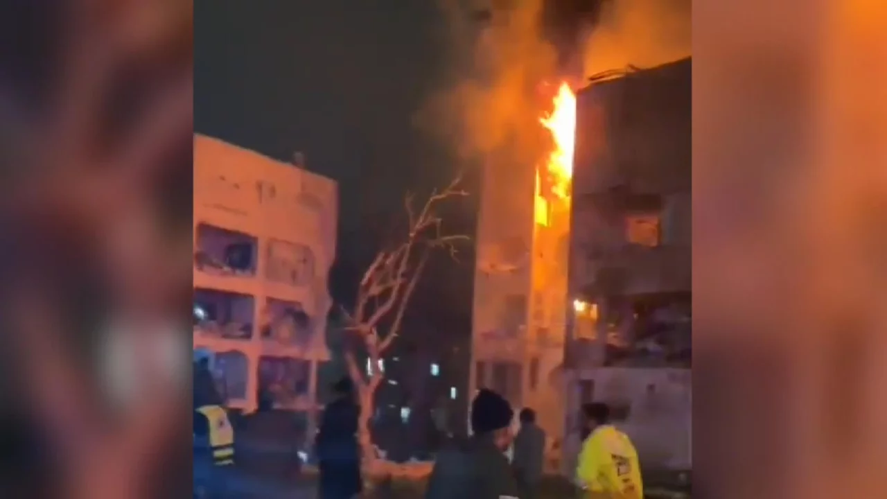 İran, İsrail'in Arad kentini füzelerle vurdu! Ölü ve yaralılar var...