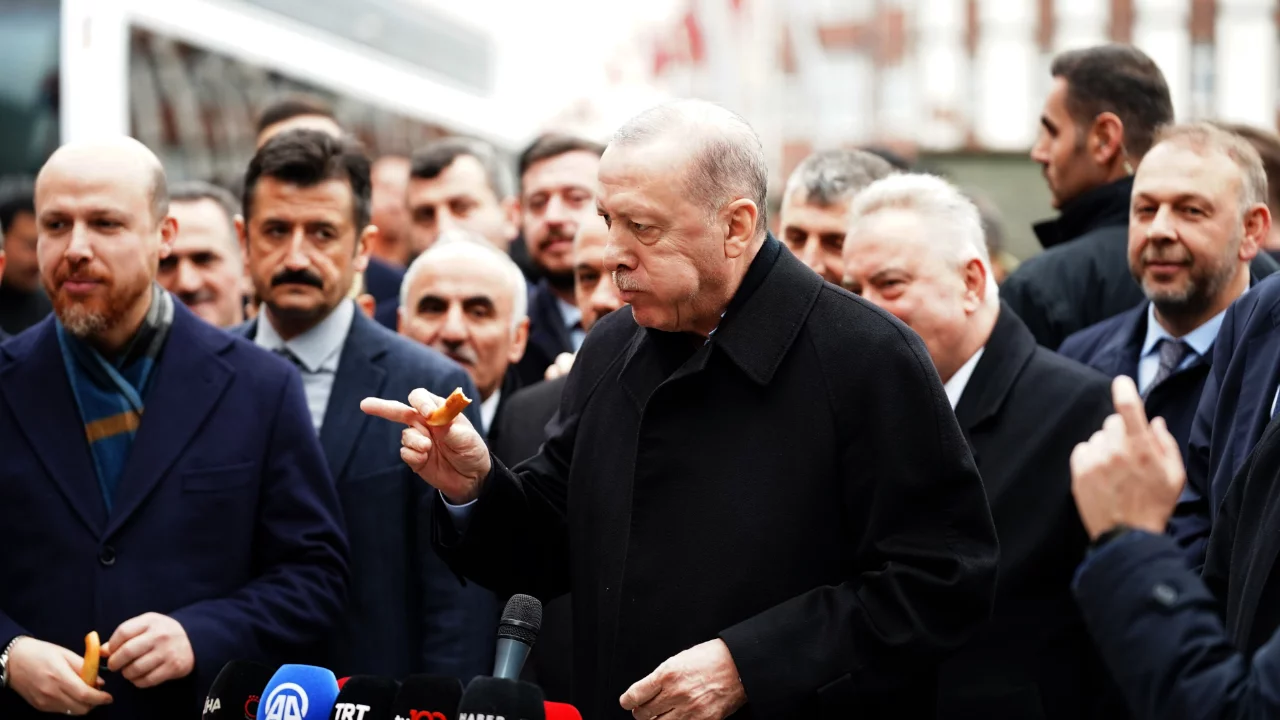 Rizelilerin vazge&ccedil;ilmezi 'susamsız simit' Cumhurbaşkanı Erdoğan'la g&uuml;ndeme geldi
