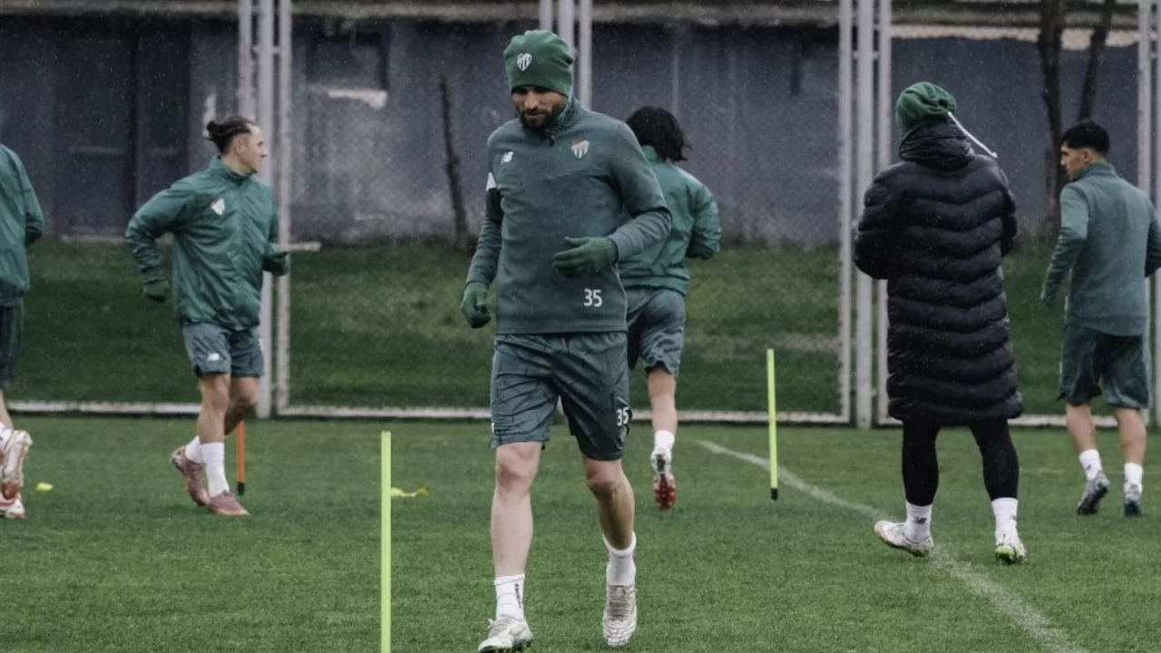 Bursaspor'da Gebze hazırlıkları sürüyor