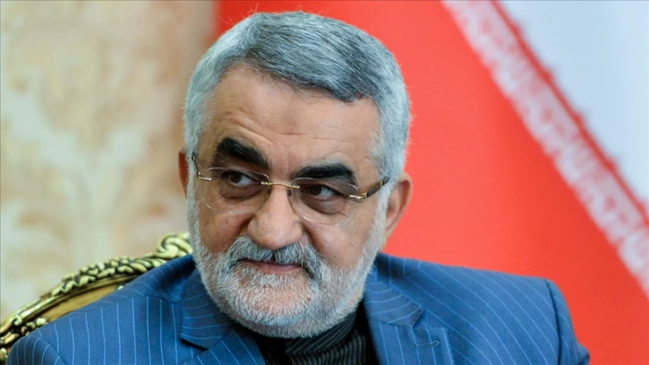 İranlı milletvekili, "Hürmüz Boğazı'ndan geçen bazı gemilerden 2 milyon dolar ücret aldılar"