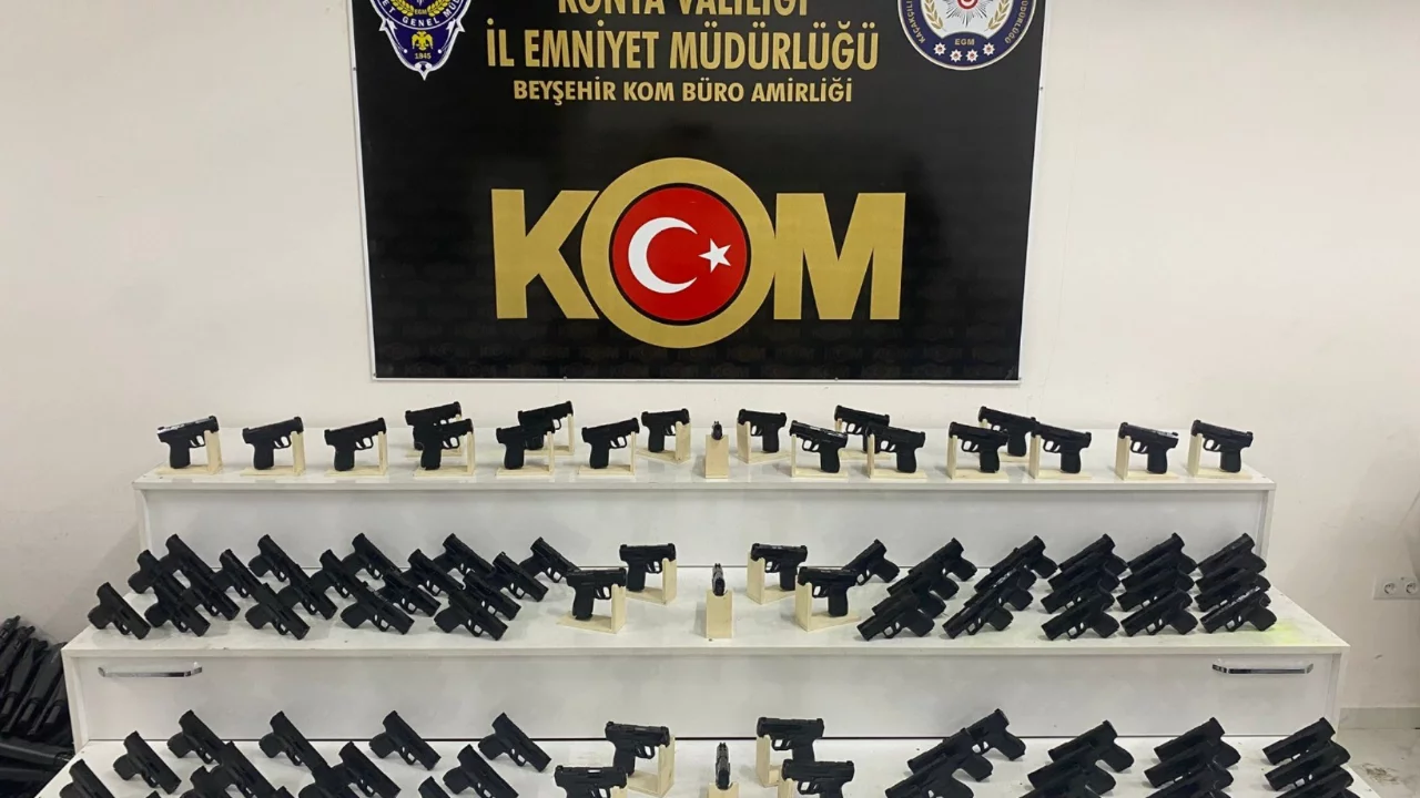 Konya polisinden silah ka&ccedil;ak&ccedil;ılarına operasyon