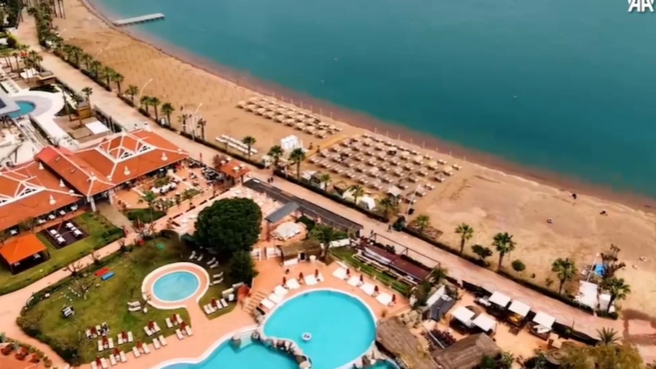 İlk kafile geldi! Marmaris'te turizm sezonu açıldı 