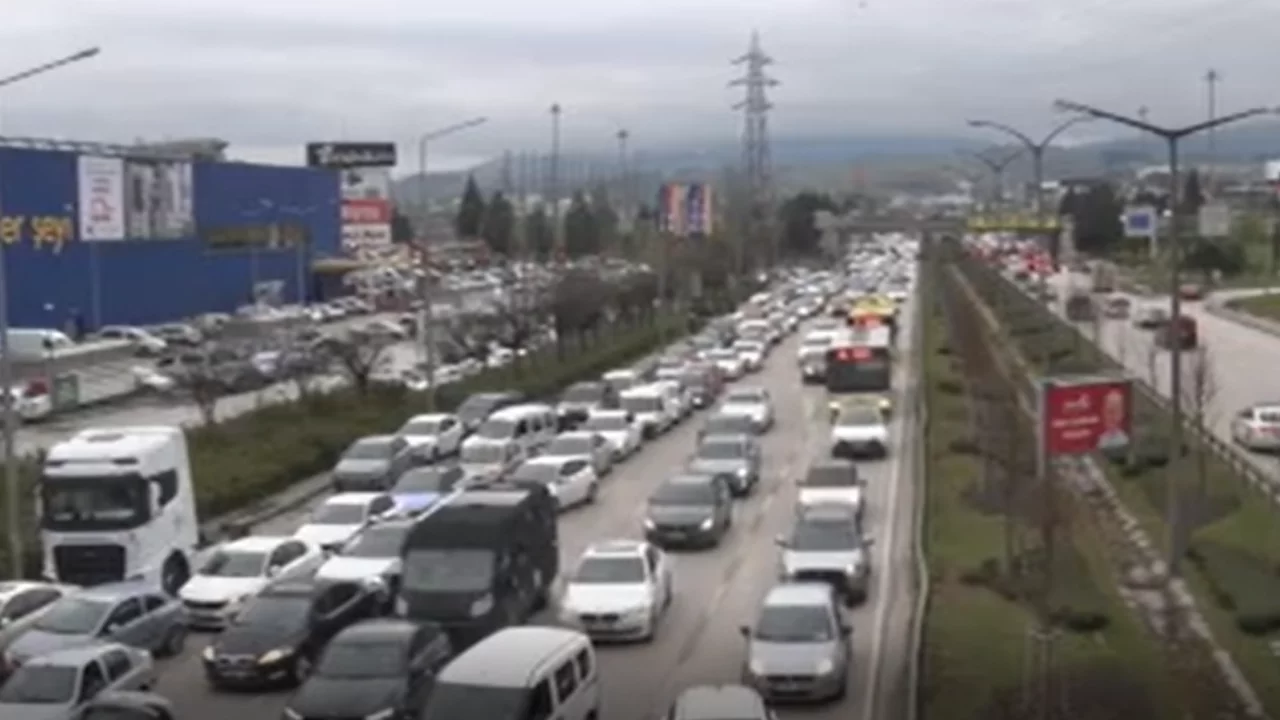 Bursa'da bayram tatili dönüş yoğunluğu başladı