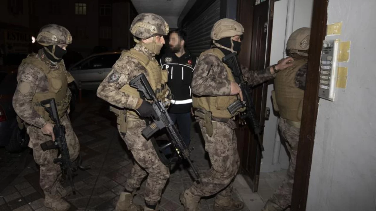 Tekirdağ'da &uuml;st&uuml;nde uyuşturucu bulunan 6 ş&uuml;pheli g&ouml;zaltında