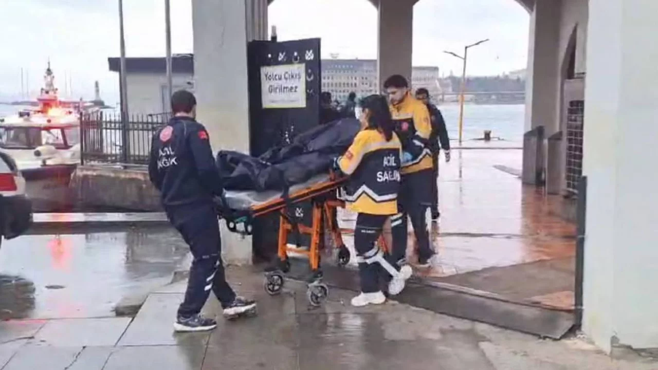 Sahilde esrarengiz &ouml;l&uuml;m! Denizde bulunan kişinin kimliği belli oldu