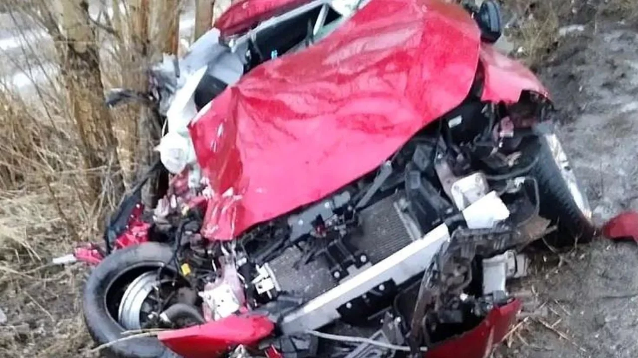 Erzurum'da feci kaza; &Ouml;l&uuml; ve yaralılar var...