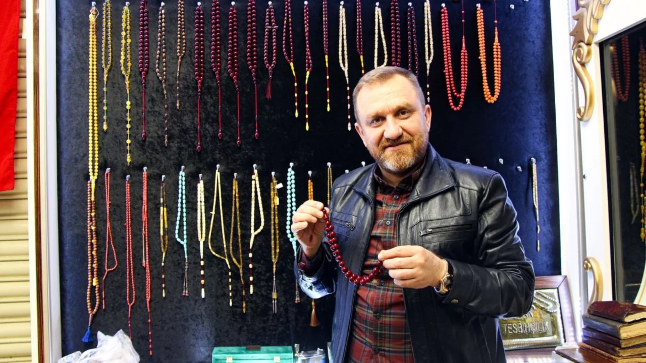 Mezatlarıyla &uuml;nl&uuml; tespih&ccedil;ilerden vergi denetimine destek