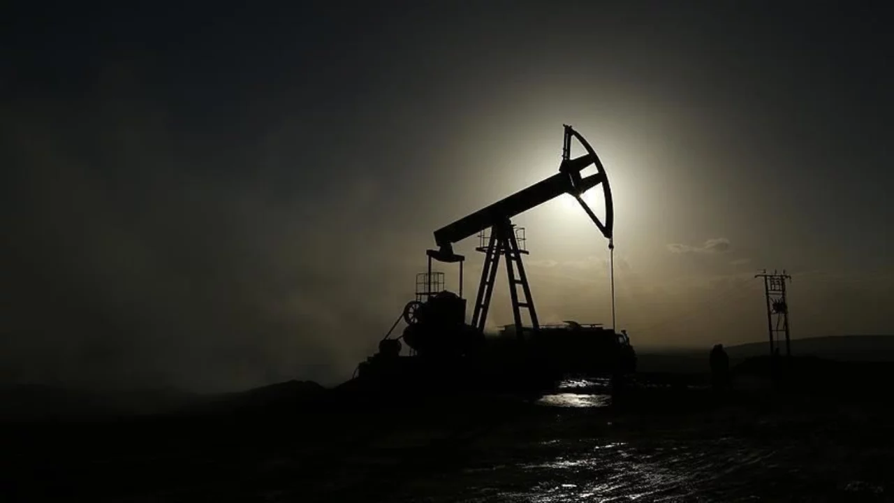 ABD-İsrail ile İran Savaşı'nda 3 hafta geride kalırken enerji fiyatlarında sert dalgalanmalar s&uuml;r&uuml;yor