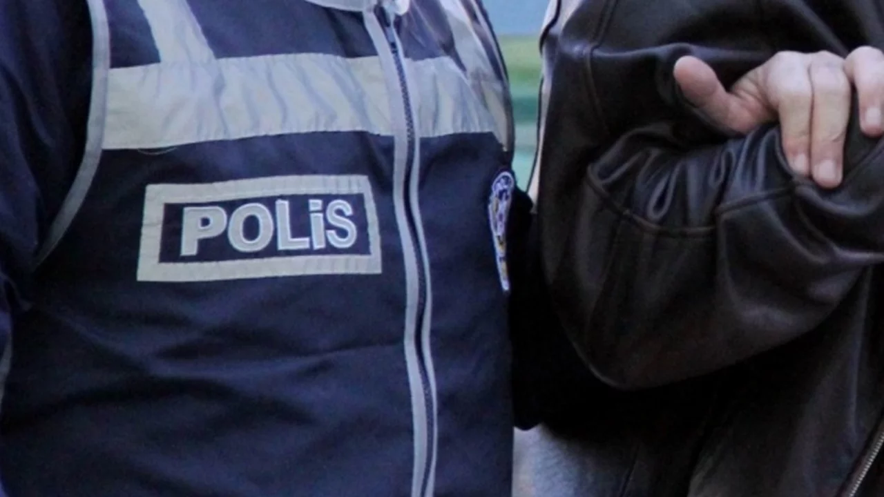 Samsun'da 6 yıl cezası bulunan firari saklandığı evde yakalandı