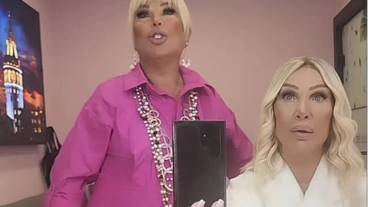 Safiye Soyman'ın davetsiz misafiri! Evine gelen domuzu beslediği anları paylaştı