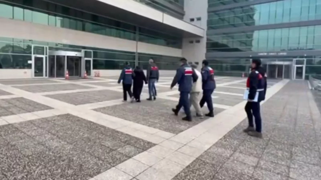 Bursa dahil 32 ilde FET&Ouml;'ye darbe! &Ccedil;ok sayıda kişi tutuklandı