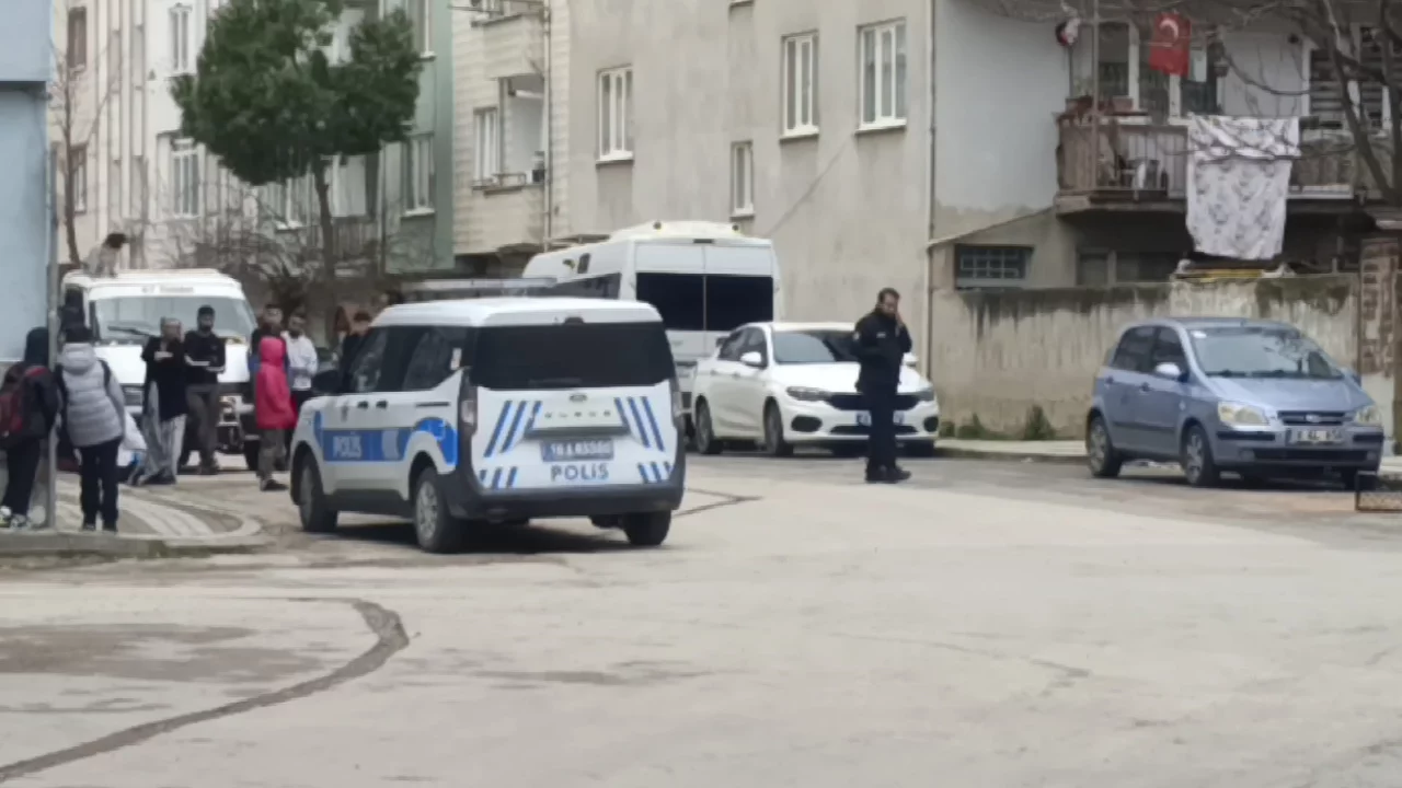 Bursa'da mahalle karıştı! İki kadına bıçaklı-sopalı saldırı dehşeti...