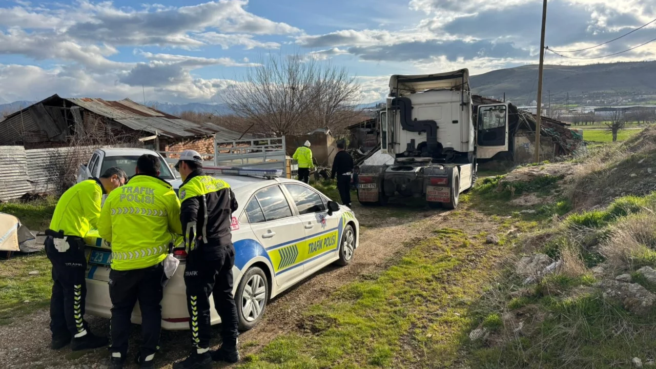 'Dur' ihtarına uymayan alkollü sürücüye ibretlik ceza!