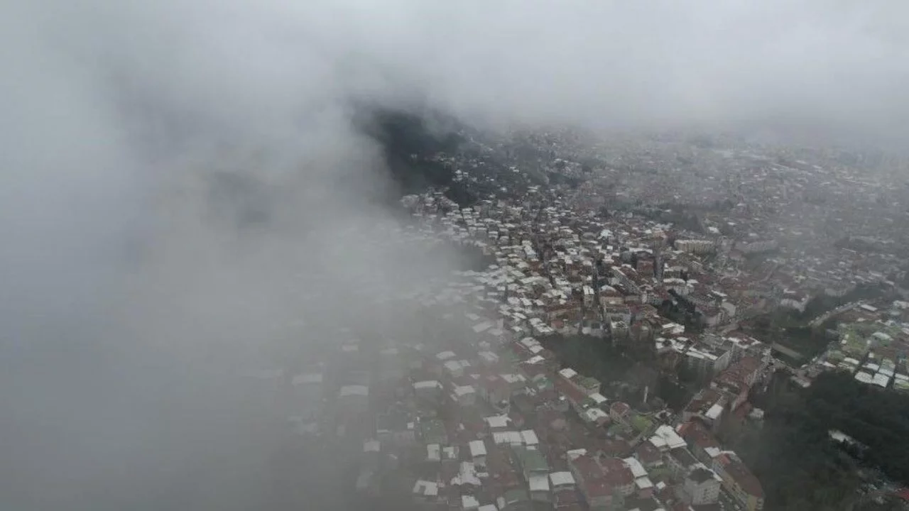 Bursa'nın o ilçesinde göz gözü görmüyor! Araçlar zor ilerledi... 