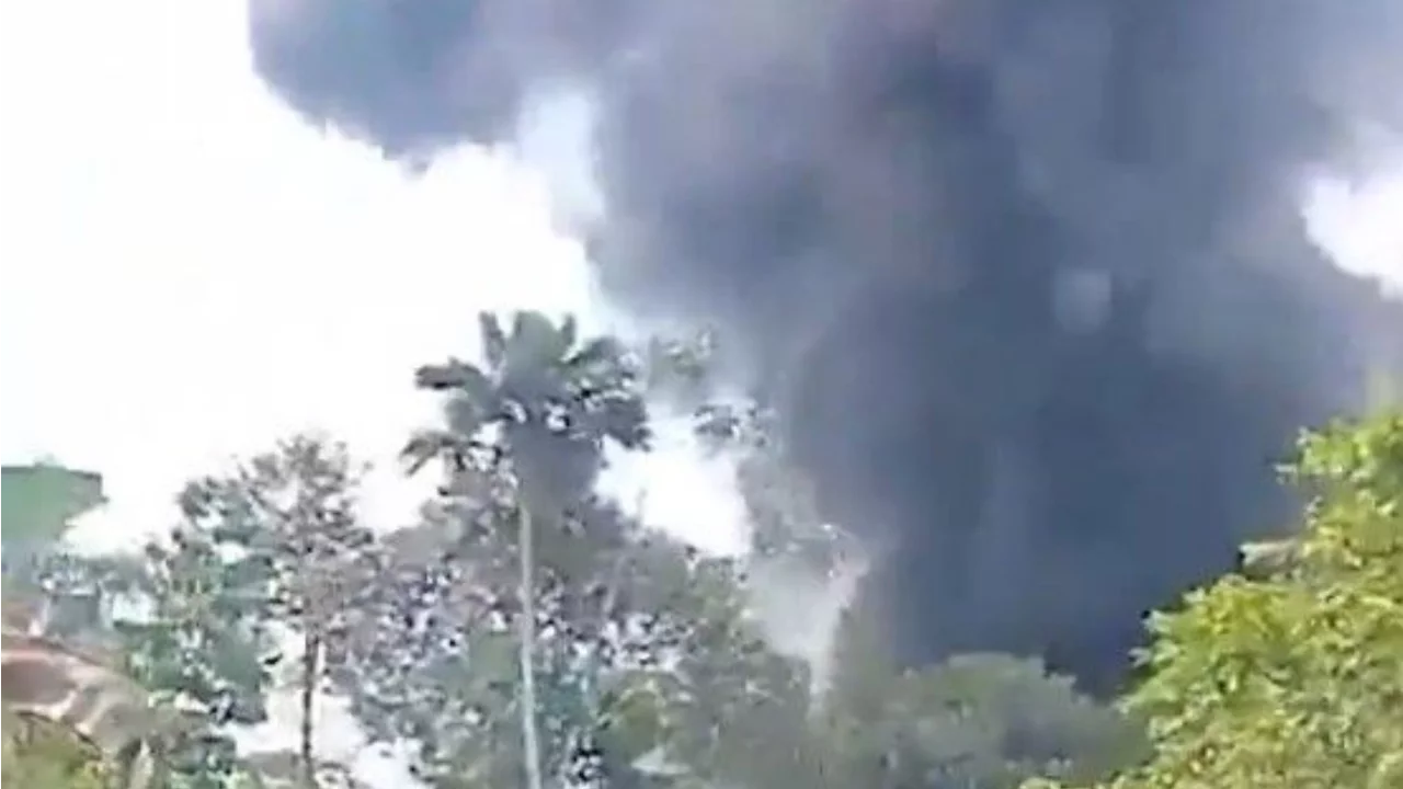 Kolombiya'da askeri uçak düştü: 90 kişi hayatını kaybetti