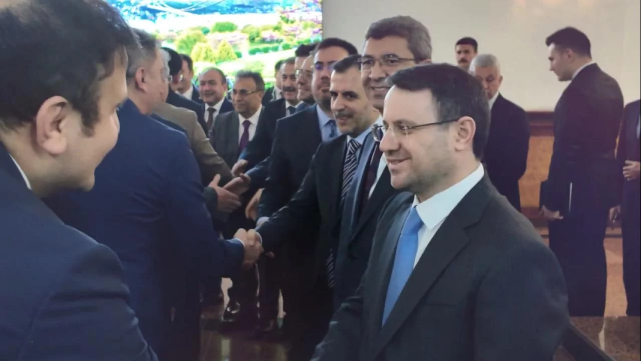 Adalet Bakanı G&uuml;rlek, HSK &uuml;yeleri ve personeliyle bir araya geldi