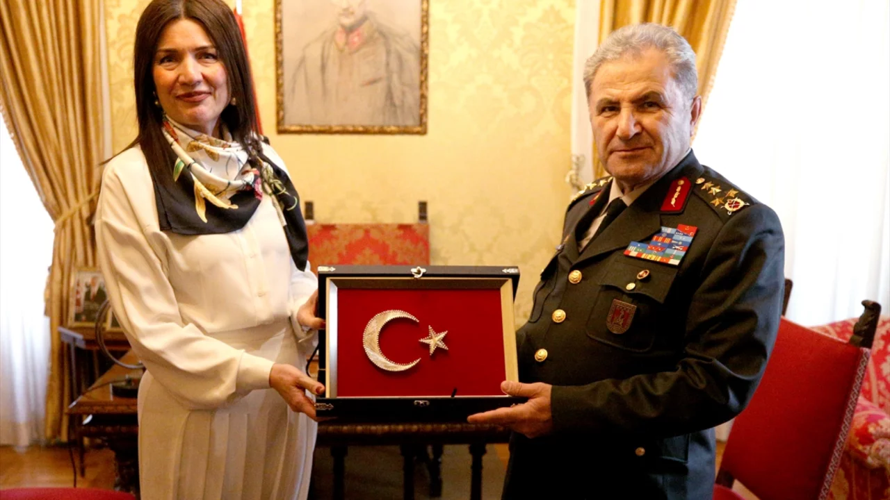 T&uuml;rkiye'nin Roma B&uuml;y&uuml;kel&ccedil;iliği'nde bayramlaşma programı yapıldı