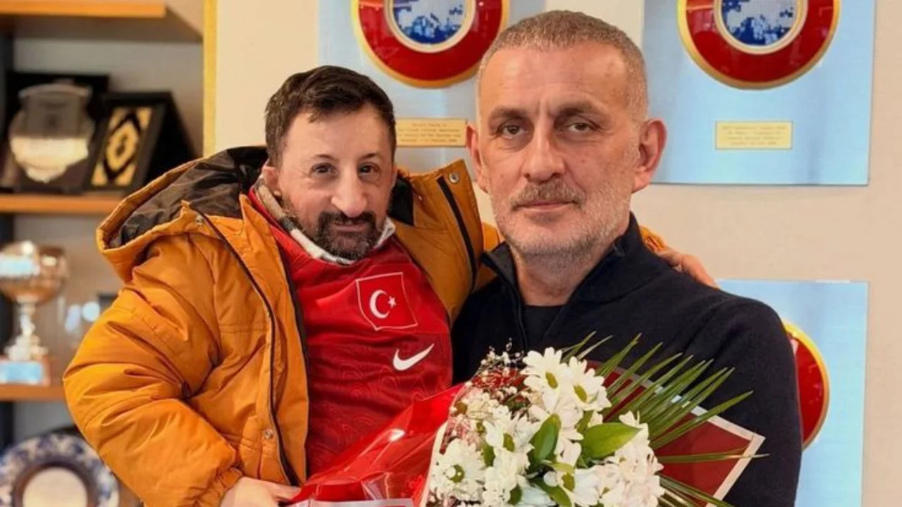 Geceye damga vuran kare! Canlı yayında g&uuml;lme krizine girdiler