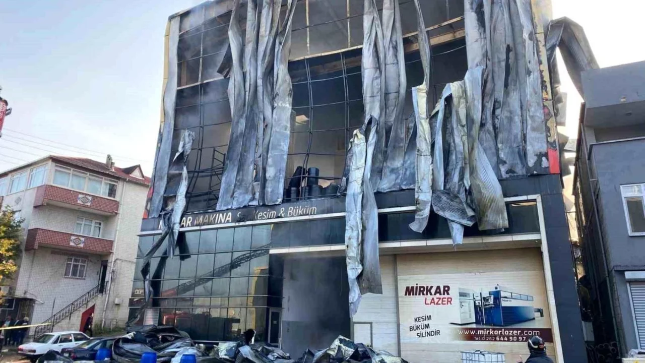 7 kişinin &ouml;ld&uuml;ğ&uuml; fabrika yangını davası başladı