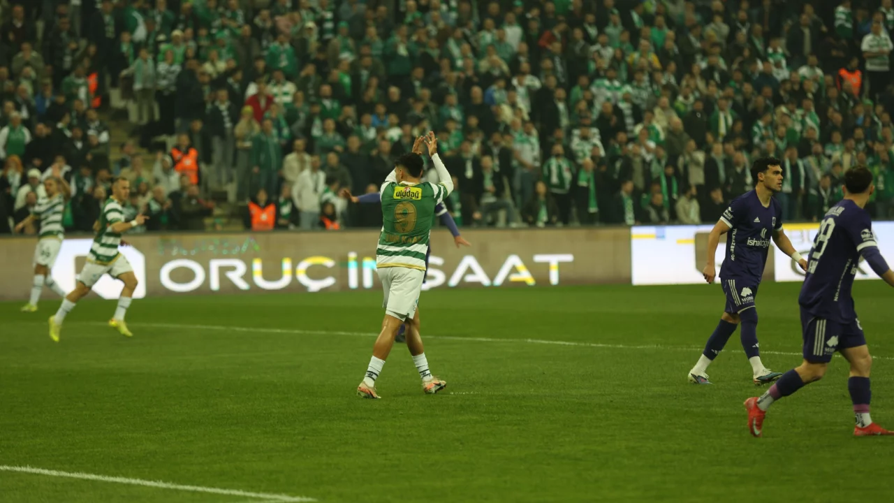 Bursaspor, Gebze karşısında ikinci yarıda galibiyete yürüdü!