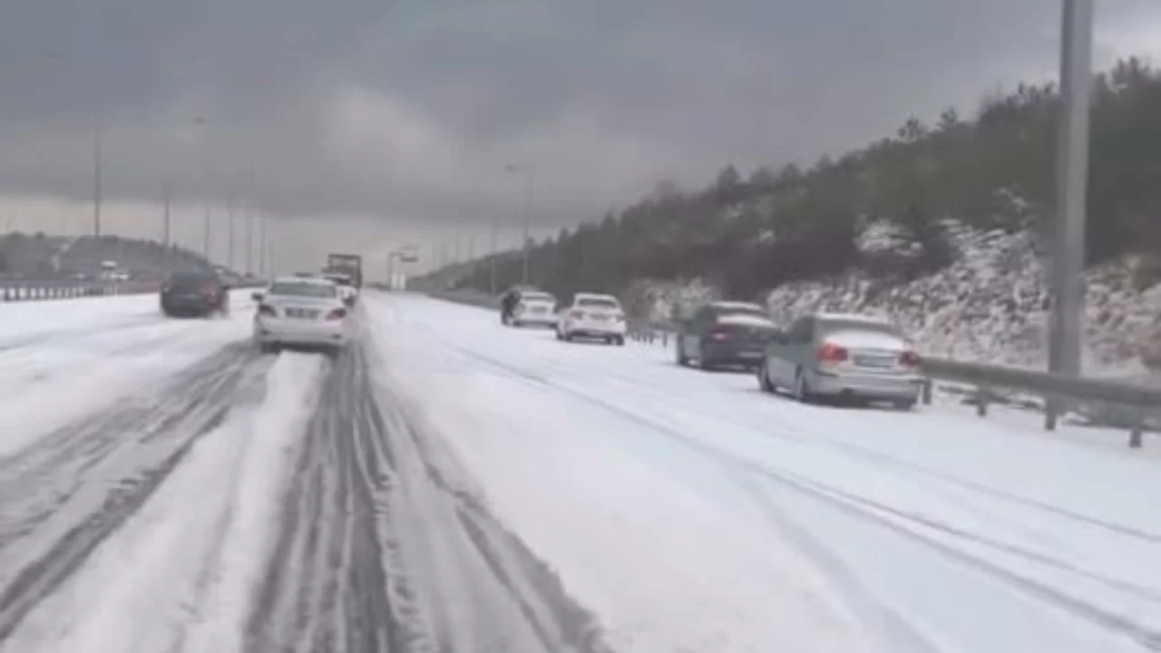 Ankara'da sağanak ve dolu yağışı etkili oldu