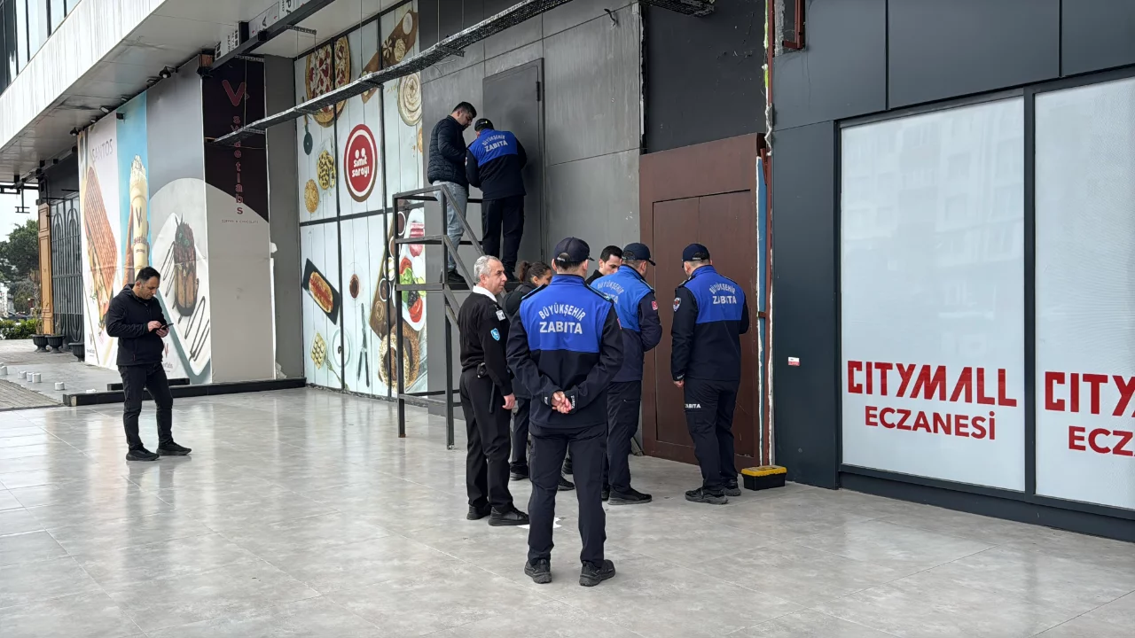 Samsun'da AVM ruhsatsız olduğu gerek&ccedil;esiyle m&uuml;h&uuml;rlendi
