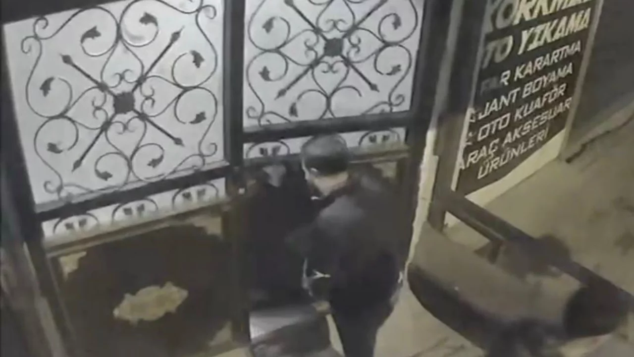 Bursa'da film gibi olay! Soydular, günlerce kaldılar, oksijen tüpüyle kapıyı...