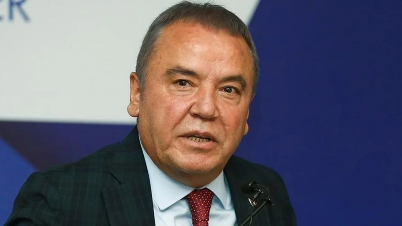 Muhittin B&ouml;cek'in şof&ouml;rleri g&ouml;zaltına alındı