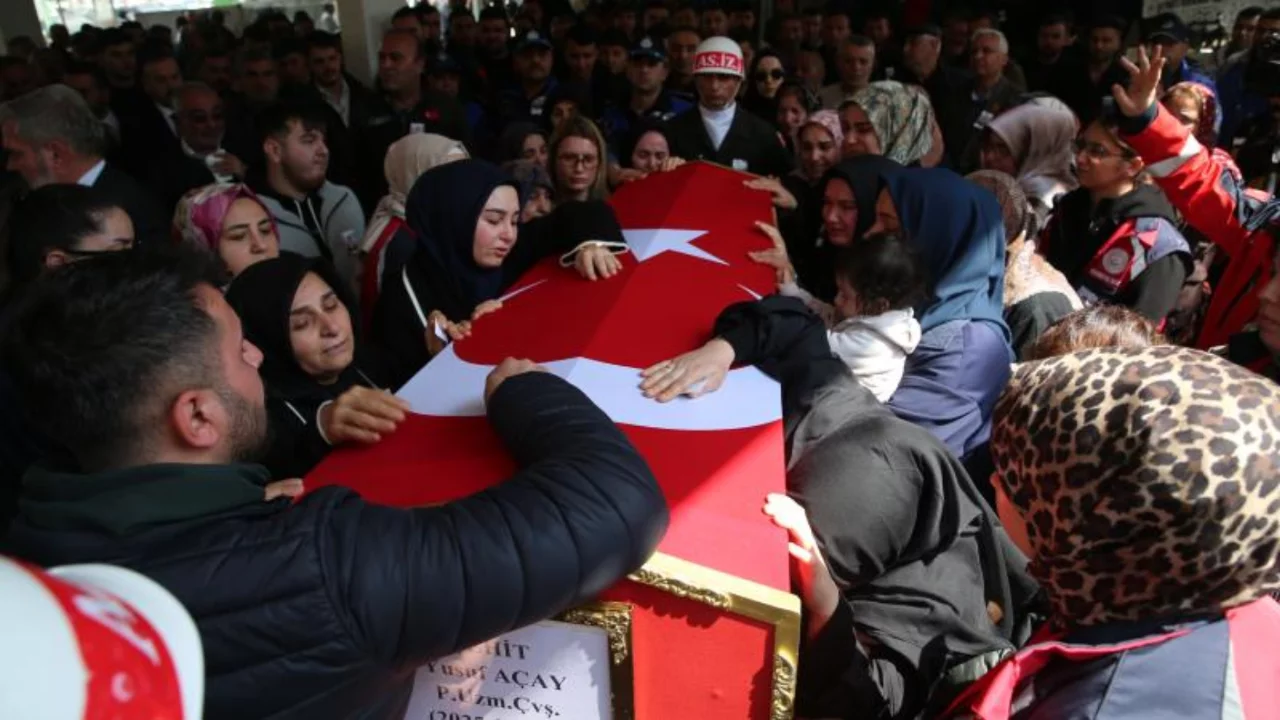Şehit Piyade Uzman &Ccedil;avuş Yusuf A&ccedil;ay son yolculuğuna uğurlandı