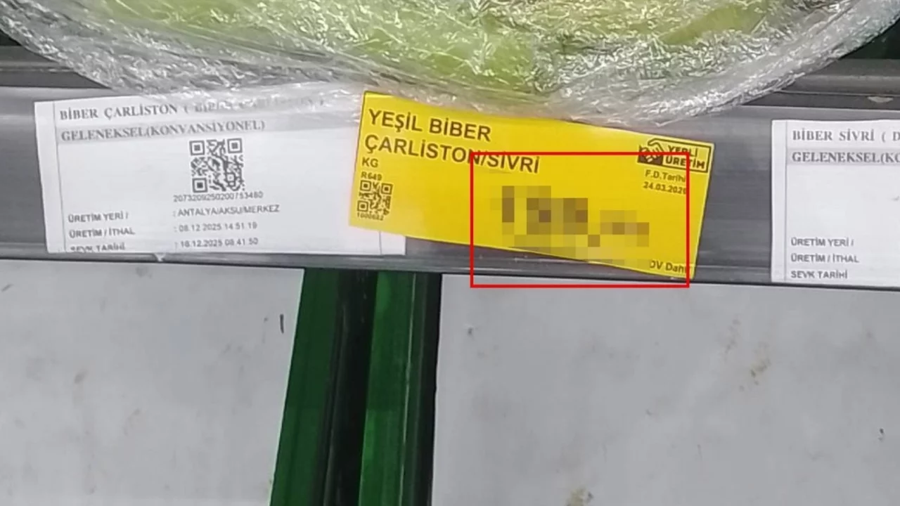 Zincir markette satışa sunulan biberin fiyatını görenler gözlerine inanamadı!