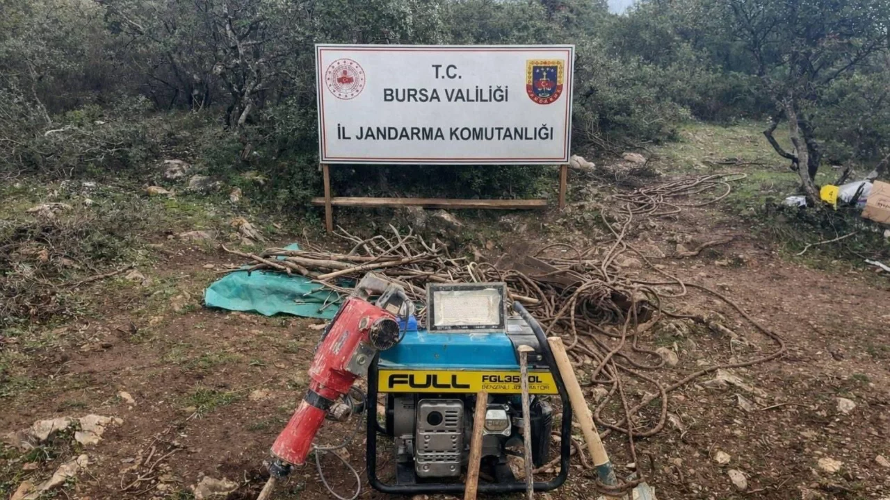 Bursa'da hayrete düşüren olay! Yerin 35 metre altında suçüstü basıldılar