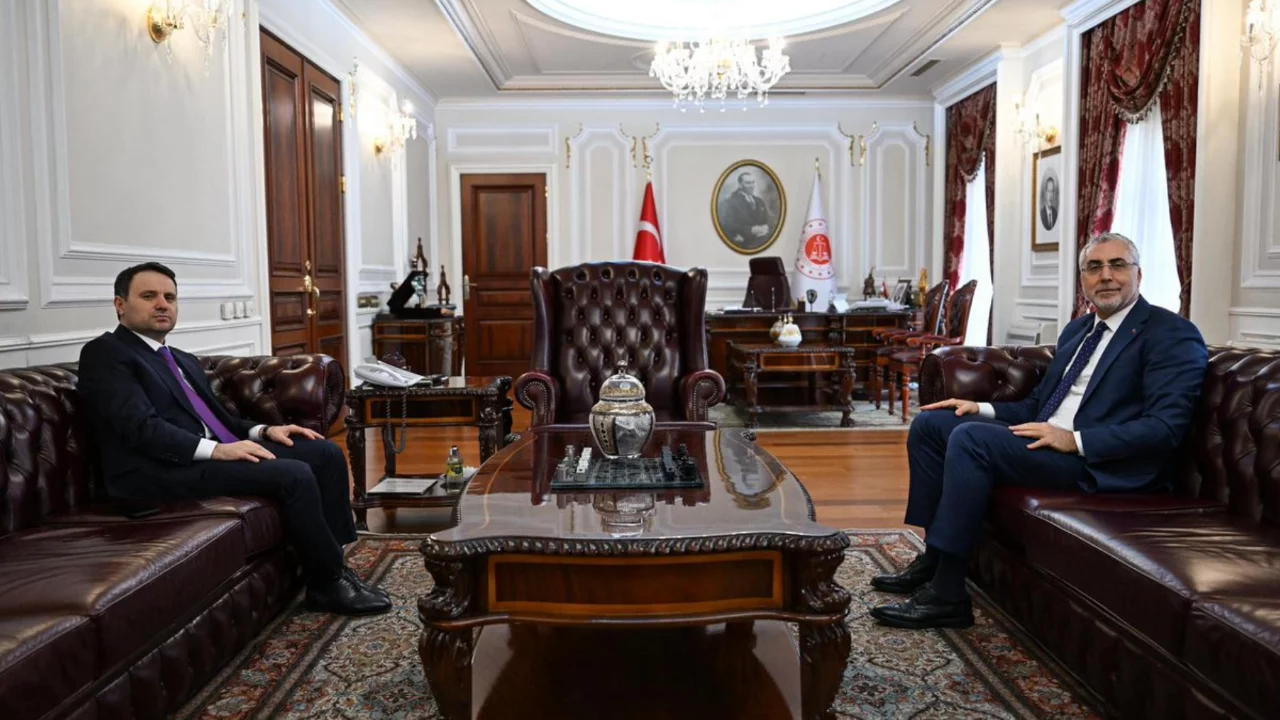 Bakanlar G&uuml;rlek ve Işıkhan bir araya geldi