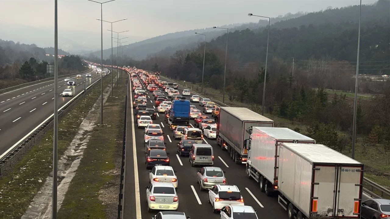 Ramazan Bayramı'nda Bolu'dan 331 bin ara&ccedil; ge&ccedil;iş yaptı