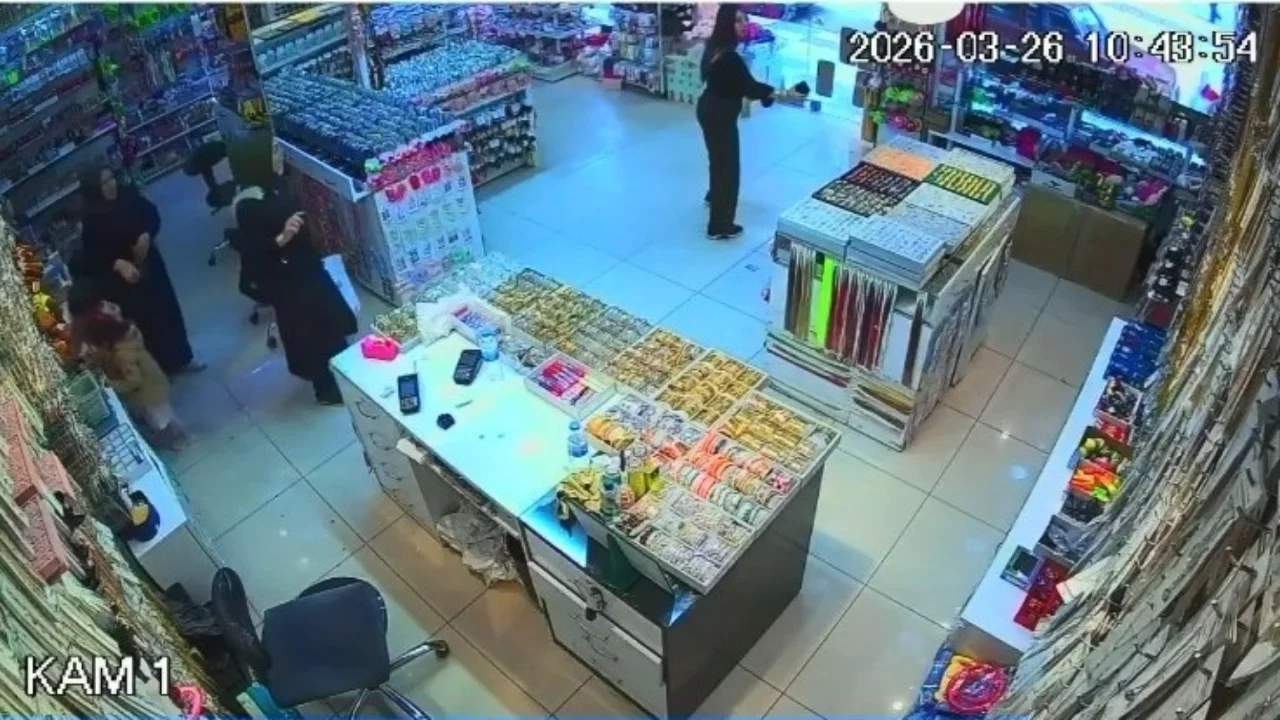 Depreme alışverişte yakalandılar, yarıda bırakıp ka&ccedil;tılar