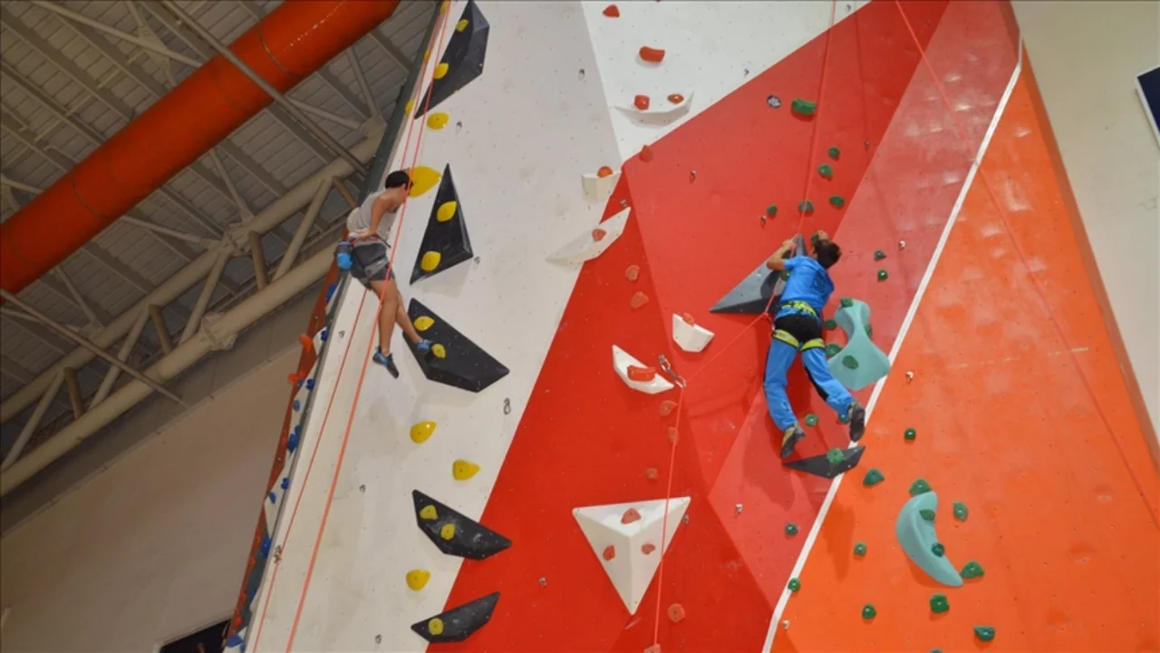 Bursa'da para tırmanış heyecanı! Sporcular milli takım peşinde