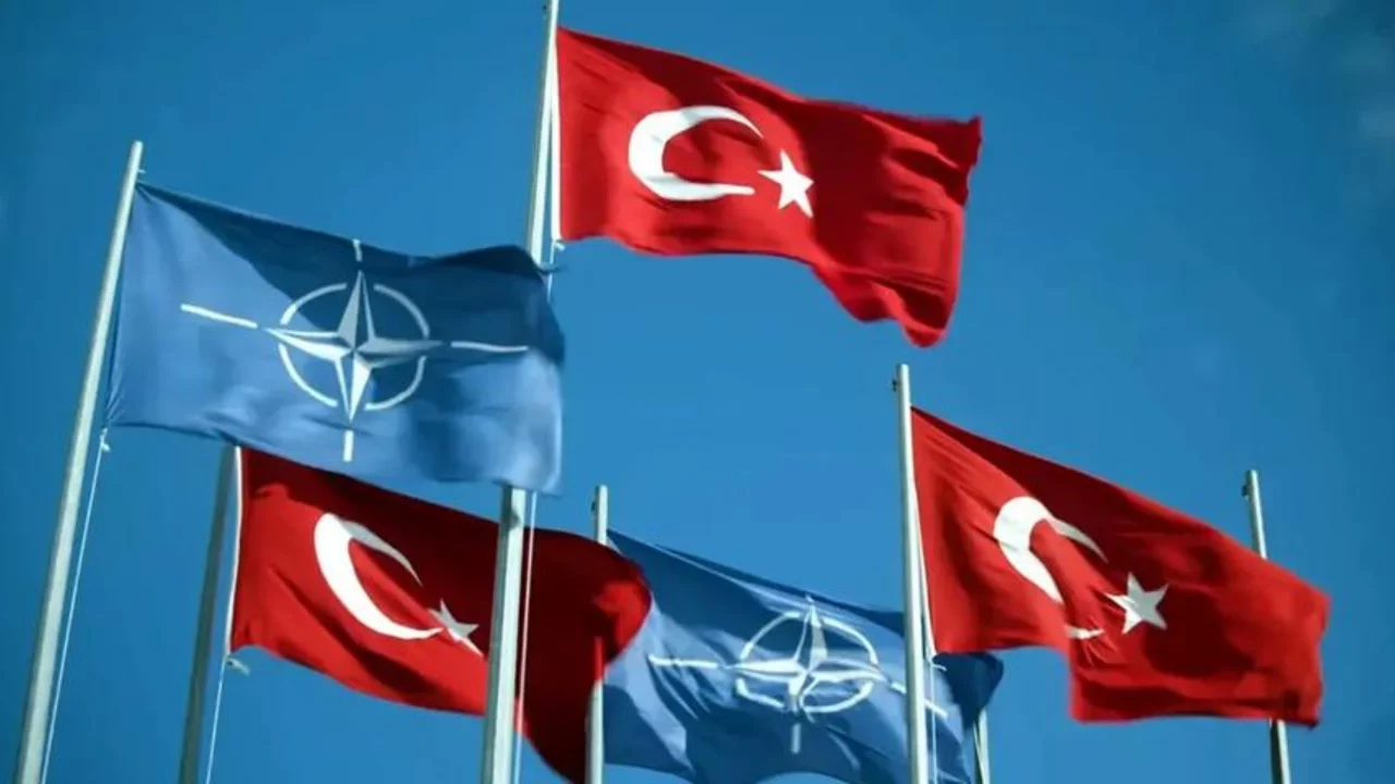 NATO'dan T&uuml;rkiye a&ccedil;ıklaması: "Balistik f&uuml;zeleri &uuml;&ccedil; ayrı olayda başarıyla engelledik"