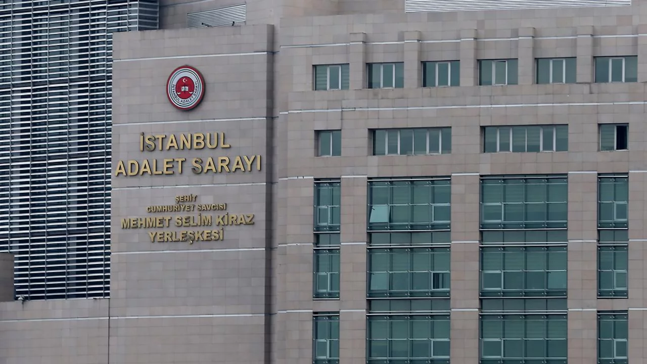 İstanbul'da FET&Ouml; operasyonu: 17 kişi tutuklandı