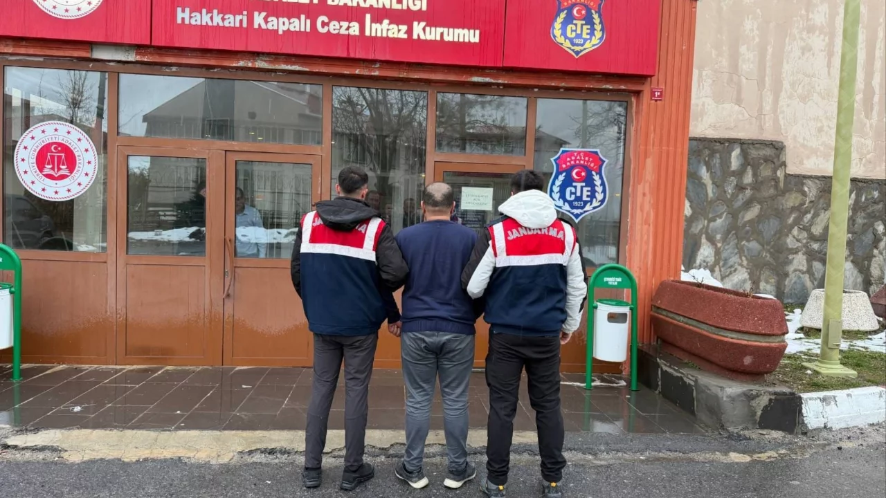 Hakkari'de 8 yıl hapis cezası bulunan şahıs yakalandı