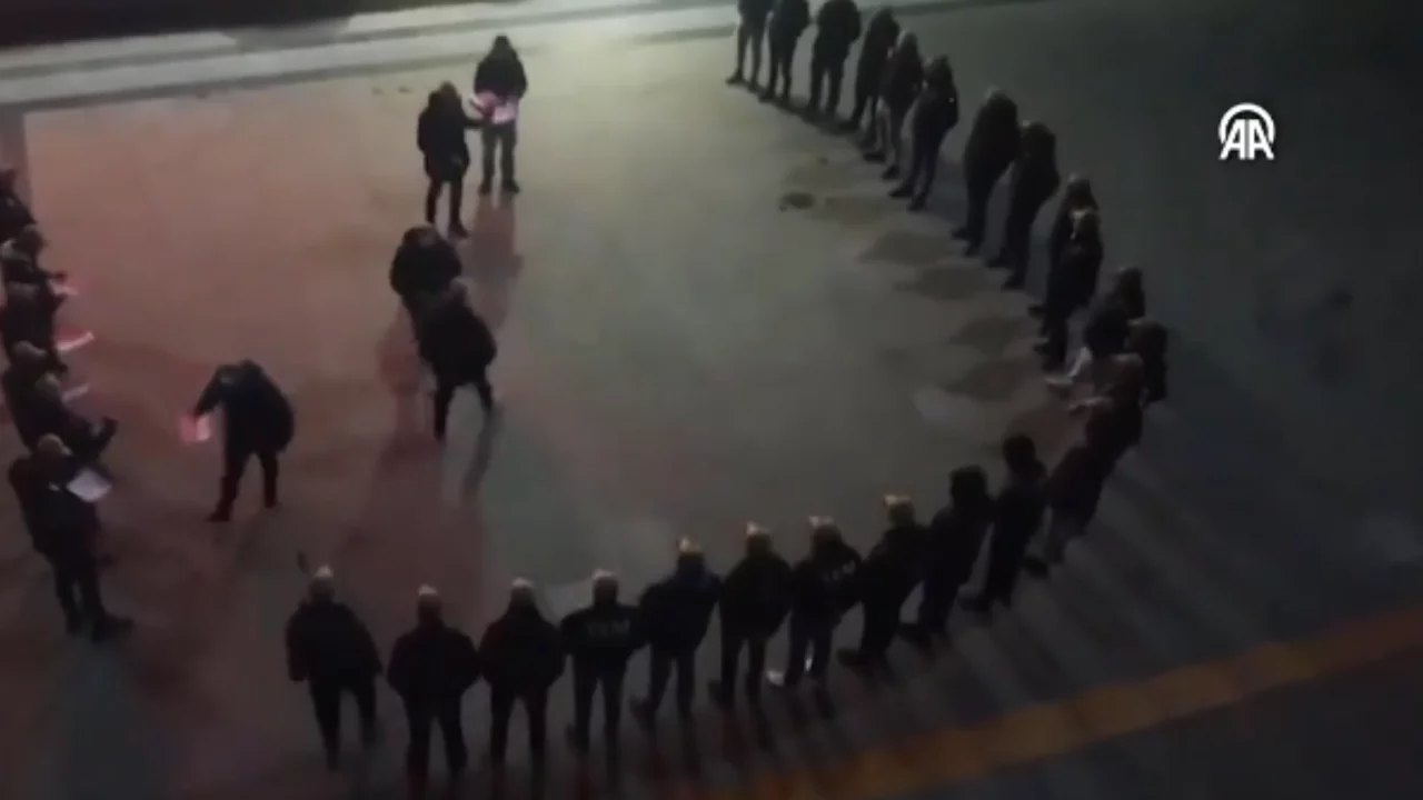 MİT ve emniyetten ter&ouml;r &ouml;rg&uuml;t&uuml; provokat&ouml;rlerine operasyon! &Ccedil;ok sayıda g&ouml;zaltı var