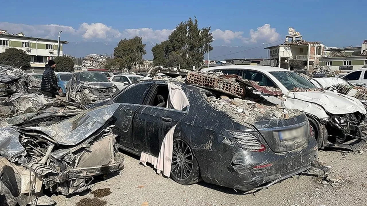 Deprem b&ouml;lgesindeki hasarlı ara&ccedil;ları piyasaya s&uuml;ren &ccedil;ete &ccedil;&ouml;kertildi