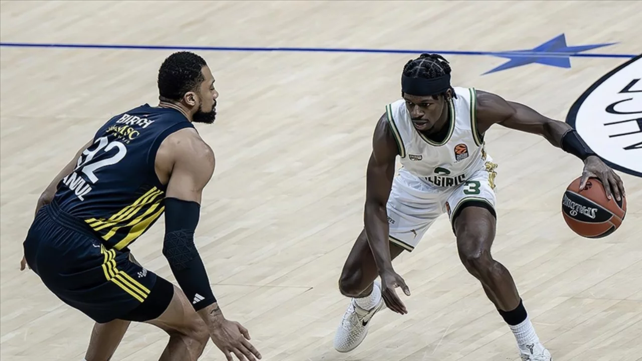 Zalgiris'in yıldızı Francisco'dan Fenerbah&ccedil;e Beko i&ccedil;in "kardeş takım" benzetmesi