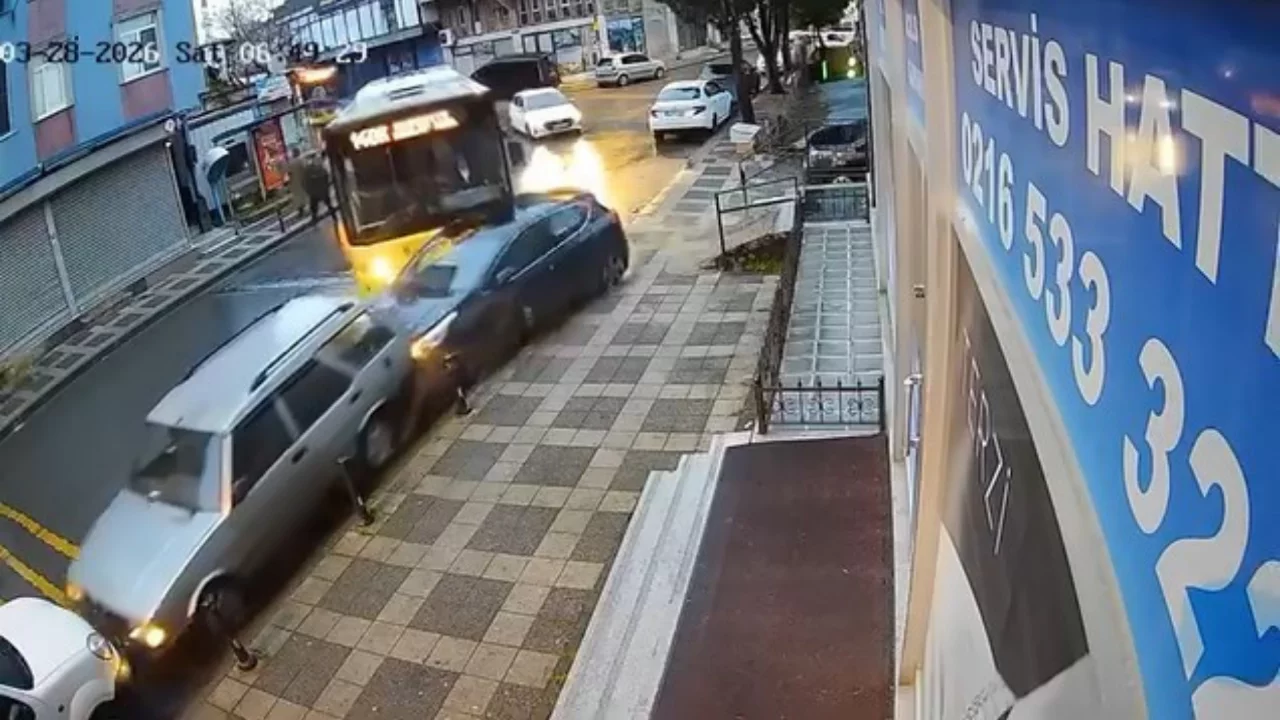 İETT otob&uuml;s&uuml; ortalığı birbirine kattı
