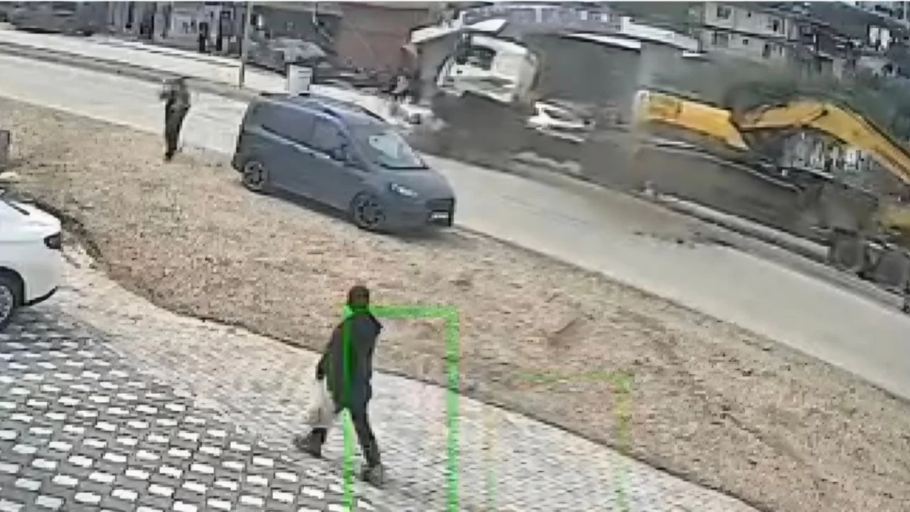 Hatay'da TIR ref&uuml;je &ccedil;ıktı! O anlar kamerada...