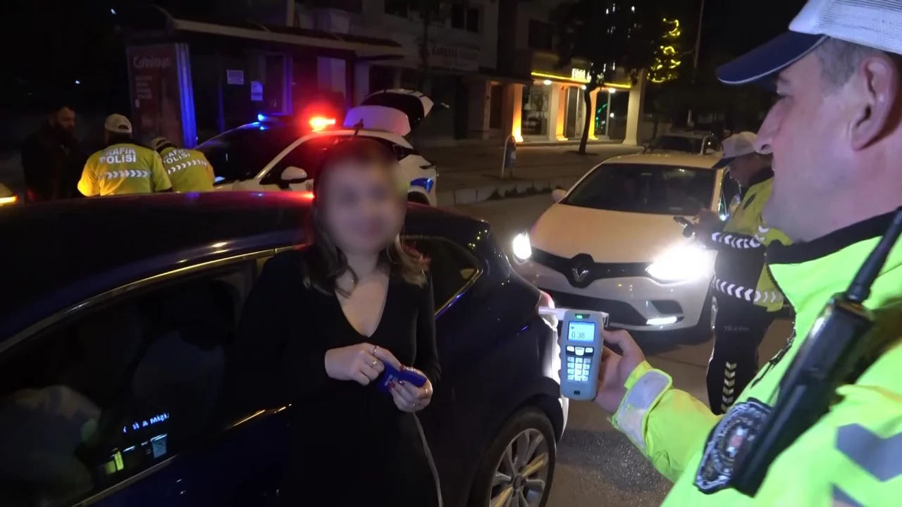 Alkollü sürücü isyan etti! "Avukatım ben"