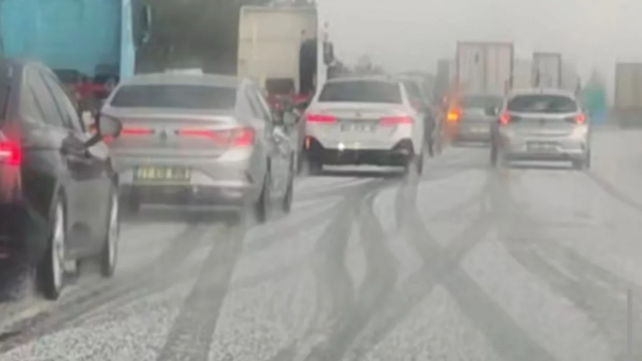 Adana'da yağmurun ardından dolu etkili oldu
