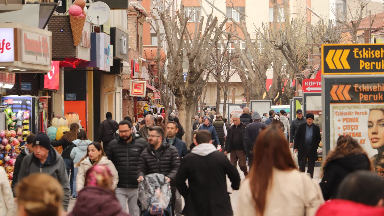 Termometreler d&uuml;şt&uuml;, kalabalık azalmadı