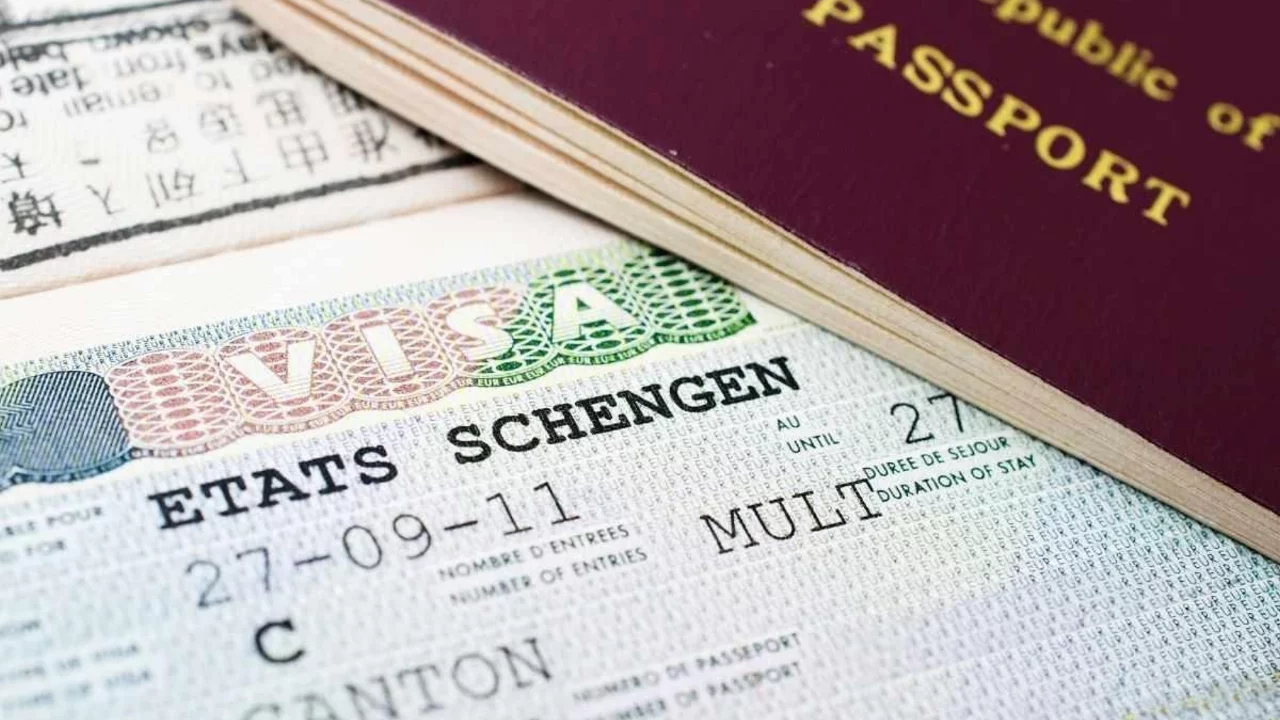 Schengen'de yeni d&ouml;nem: Giriş-&ccedil;ıkışlar elektronik olacak