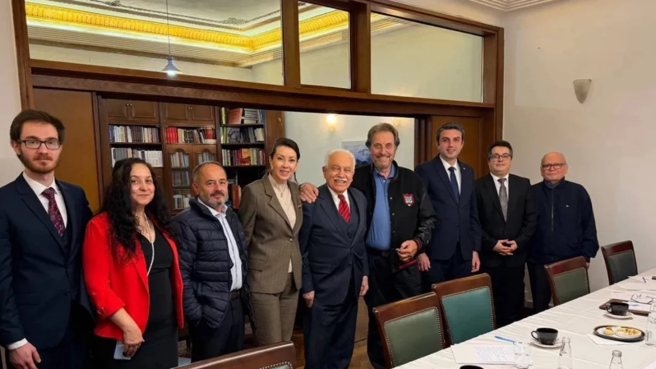 Elon Musk'ın babası, Doğu Perin&ccedil;ek ile bir araya geldi